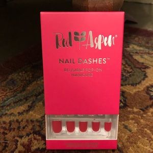 Red Aspen Wendy in Watermelon Petite Nail Dashes
